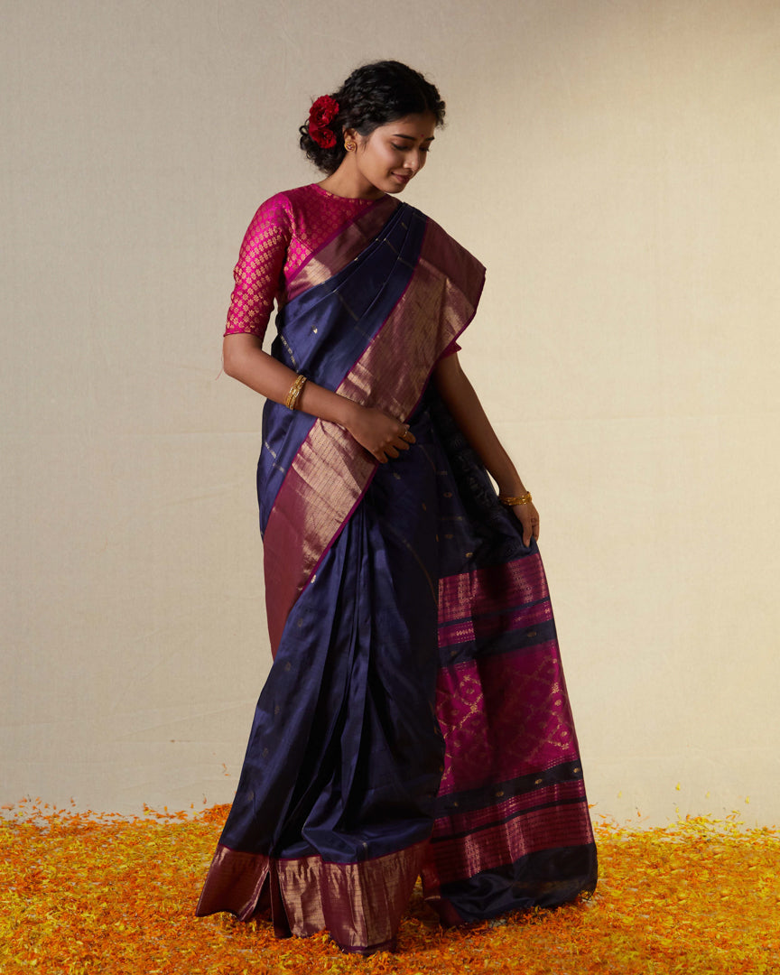 Blue Pure Silk Maheshwari Saree With Jall Pallu & Gold Zari Border